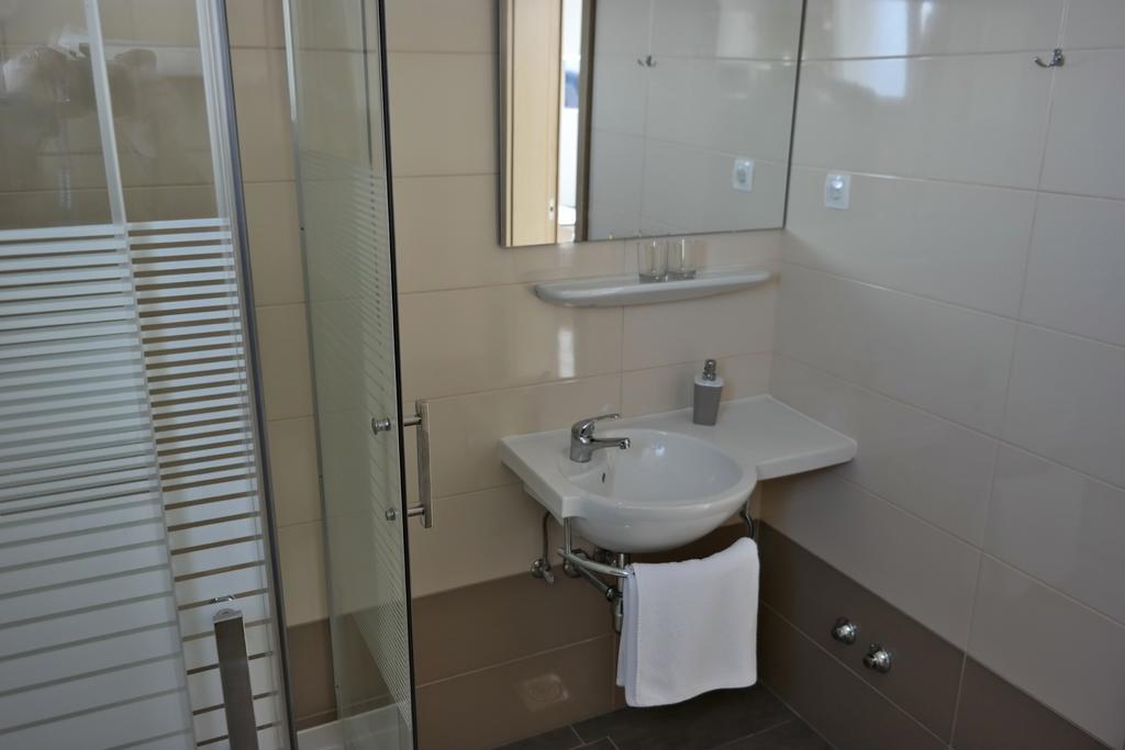 רטינה House Natali 70M From The Beach - Free Ev Top Up מראה חיצוני תמונה