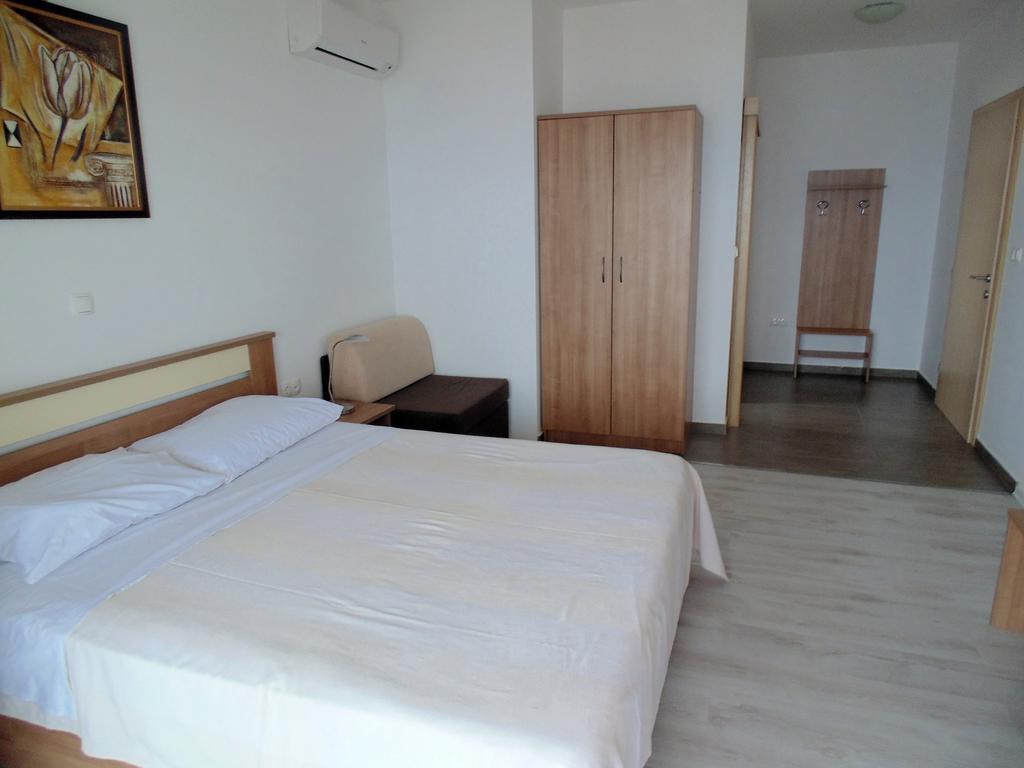 רטינה House Natali 70M From The Beach - Free Ev Top Up מראה חיצוני תמונה