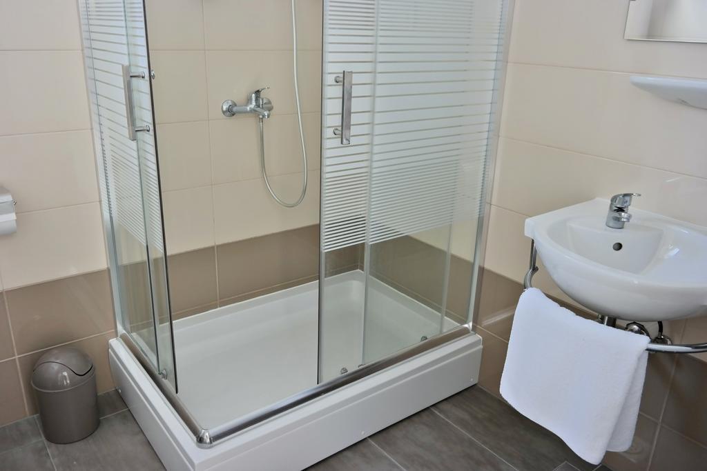 רטינה House Natali 70M From The Beach - Free Ev Top Up מראה חיצוני תמונה